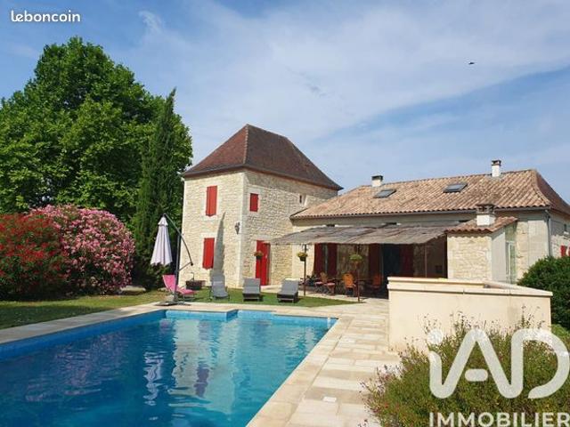Maison 7 pièces 224 m²