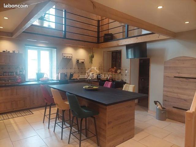 Maison 7 pièces 224 m²
