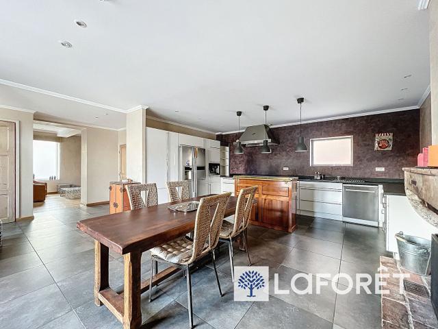 Maison 7 pièces 224 m²
