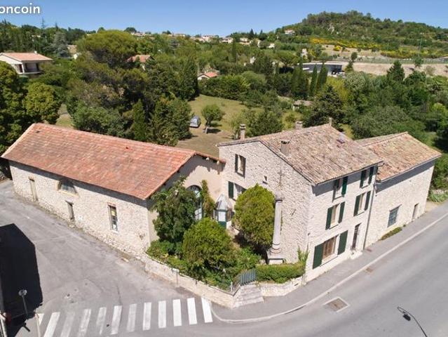 Maison 7 pièces 224 m²