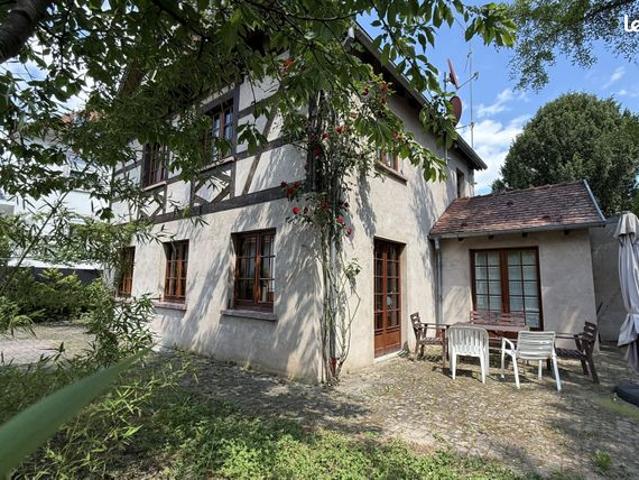 Maison 7 pièces 224 m²