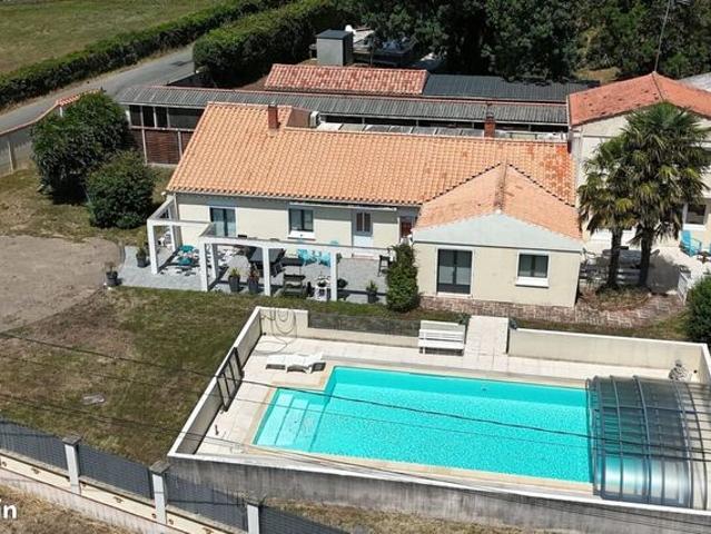Maison 7 pièces 224 m²