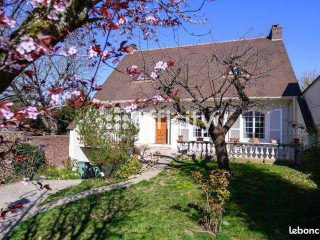 Maison 7 pièces 330 m²