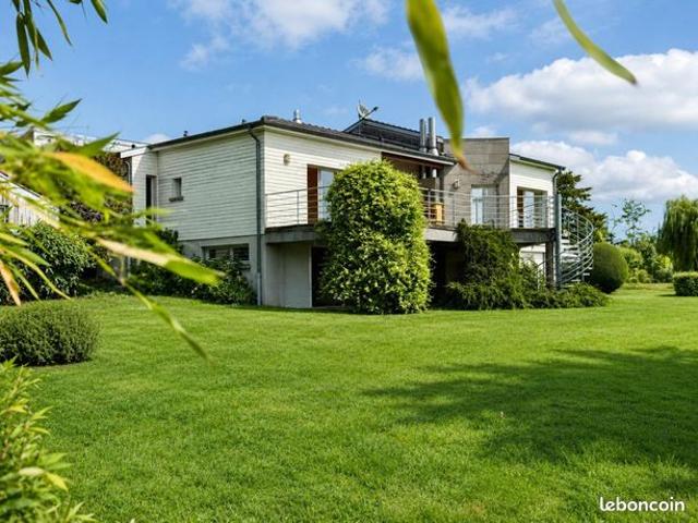 Maison 7 pièces 224 m²