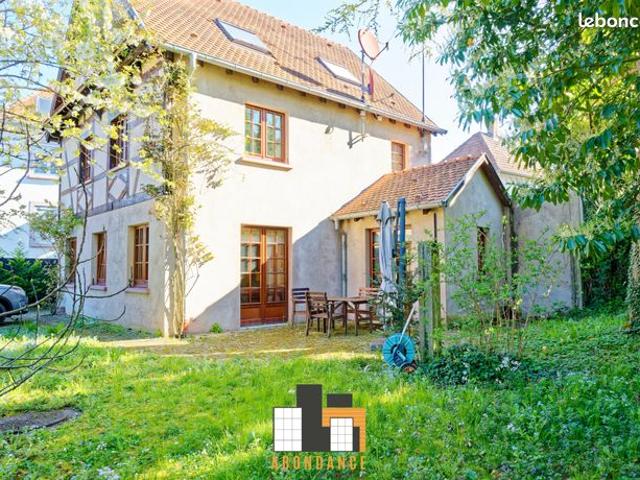 Maison 7 pièces 224 m²