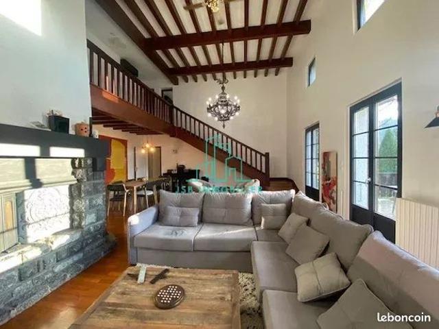 Maison 7 pièces 224 m²