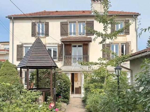 Maison 7 pièces 225 m²