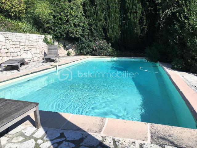 Maison 7 pièces 225 m²