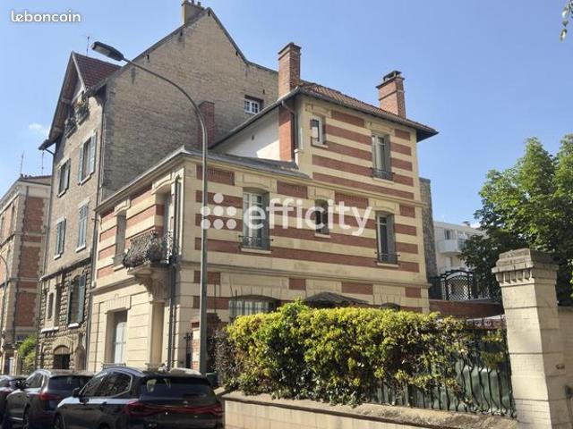 Maison 7 pièces 225 m²