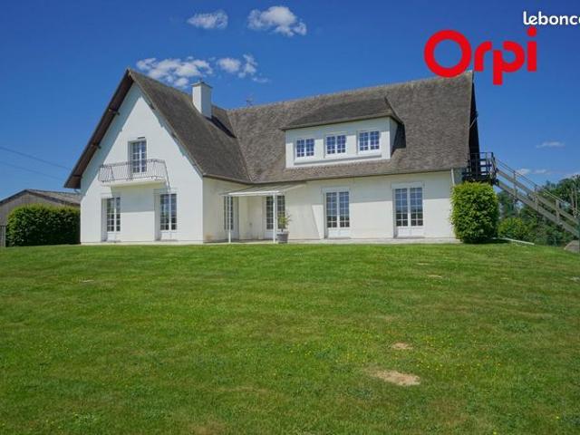 Maison 7 pièces 225 m²