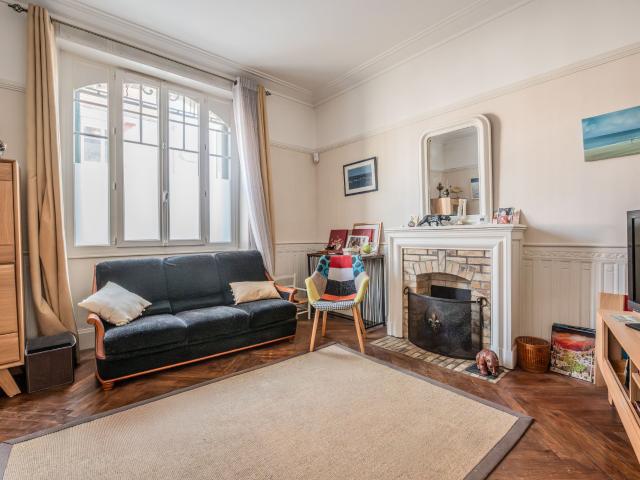 Maison 7 pièces 225 m²