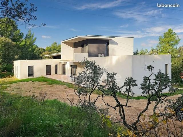 Maison 7 pièces 225 m²