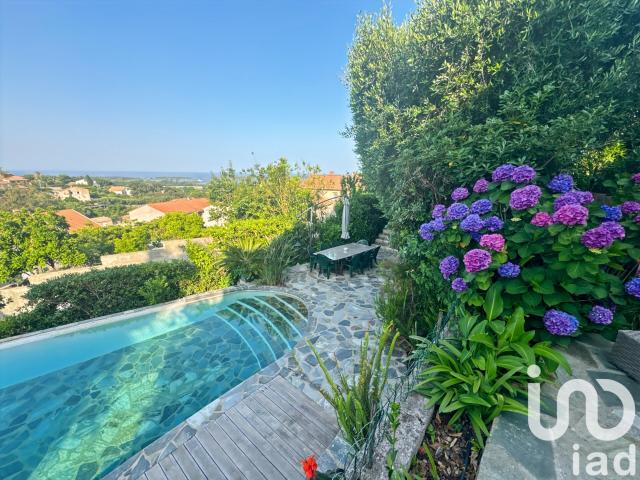 Maison 7 pièces 225 m²