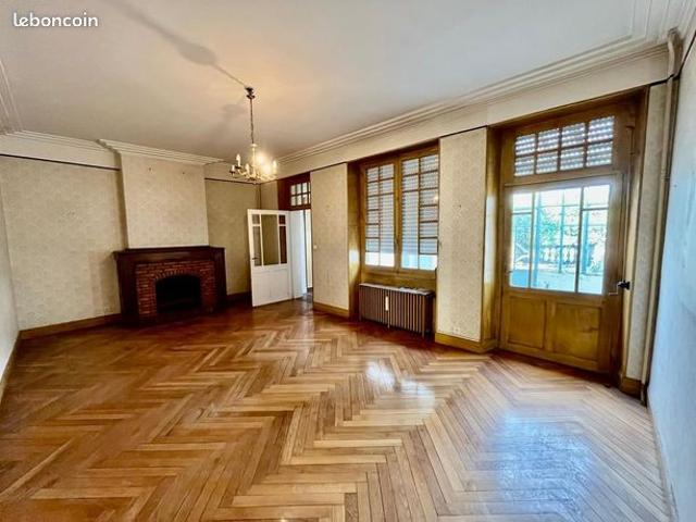 Maison 7 pièces 225 m²