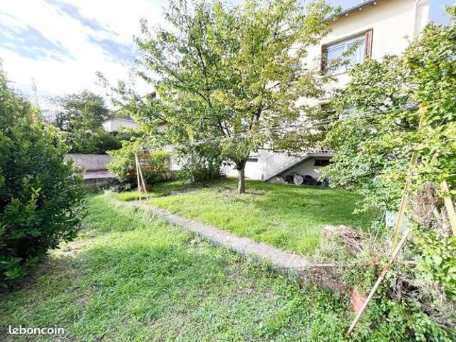 Maison 7 pièces 225 m²