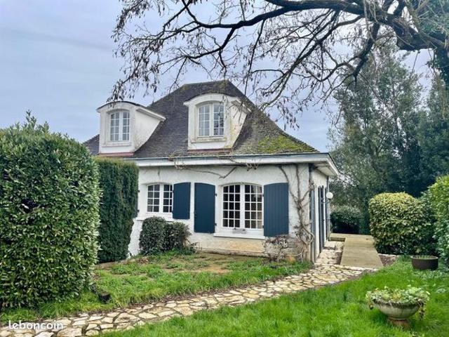 Maison 7 pièces 225 m²