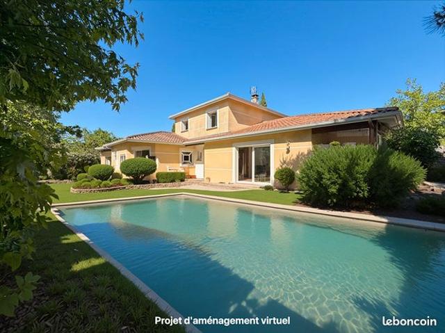 Maison 7 pièces 225 m²