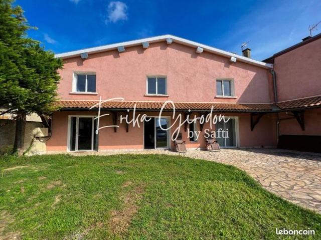 Maison 7 pièces 225 m²