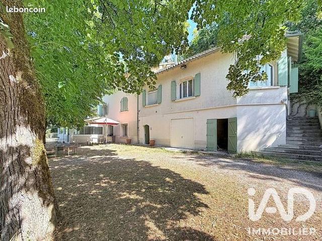 Maison 7 pièces 225 m²