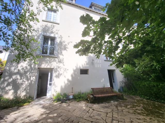 Maison 7 pièces 225 m²