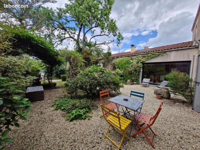 Maison 7 pièces 225 m²