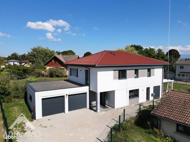 Maison 7 pièces 225 m²