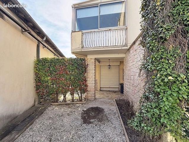Maison 7 pièces 225 m²