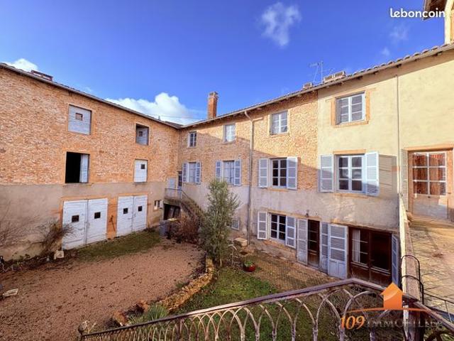 Maison 7 pièces 225 m²