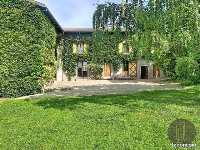 Maison 7 pièces 225 m²