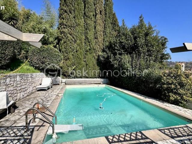 Maison 7 pièces 225 m²