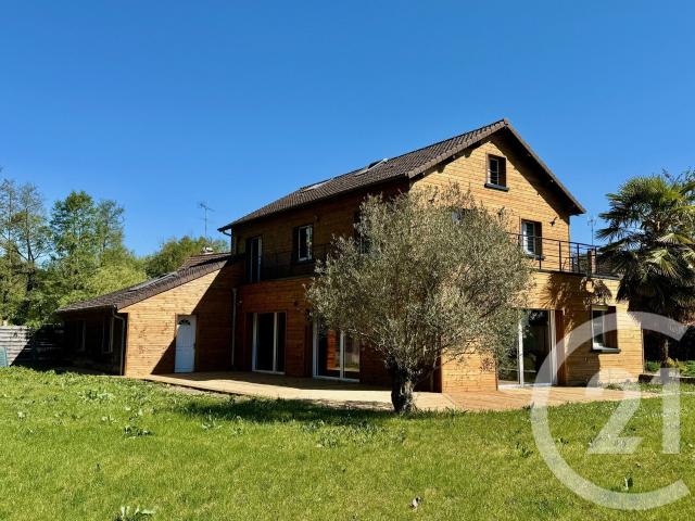 Maison 7 pièces 225 m²