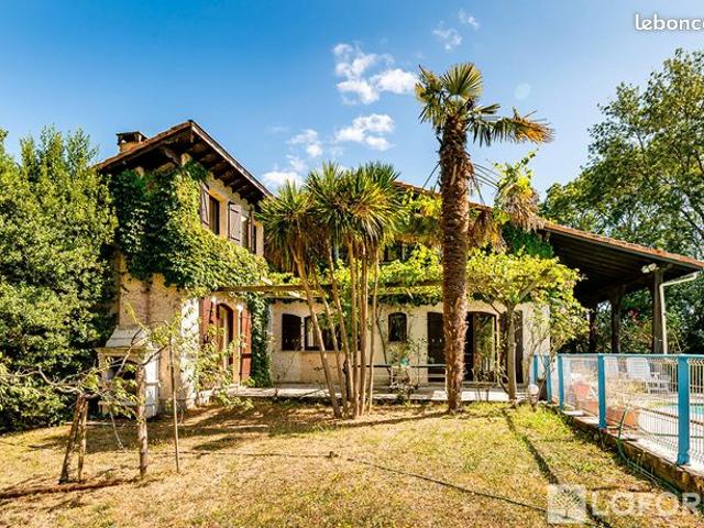 Maison 7 pièces 226 m²