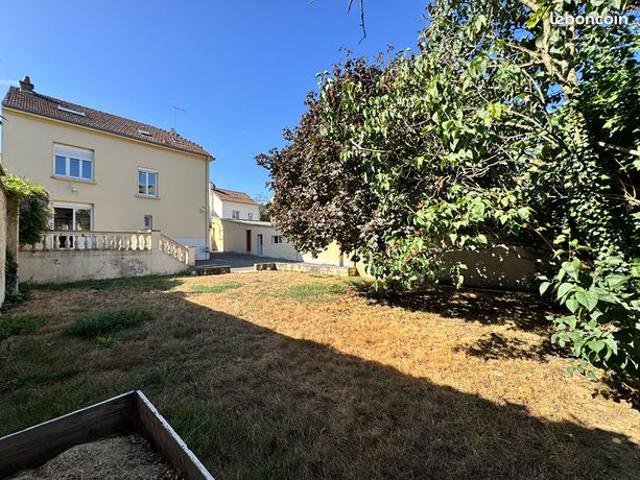 Maison 7 pièces 226 m²