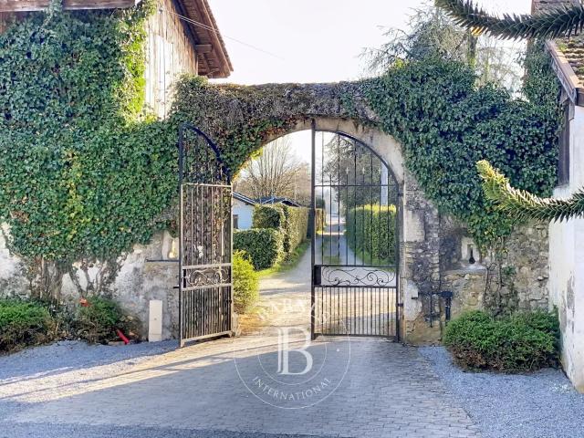 Maison 7 pièces 226 m²