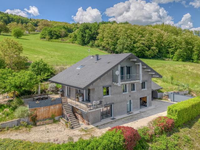 Maison 7 pièces 226 m²