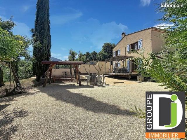 Maison 7 pièces 226 m²