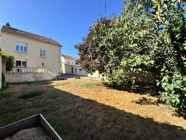 Maison 7 pièces 226 m²