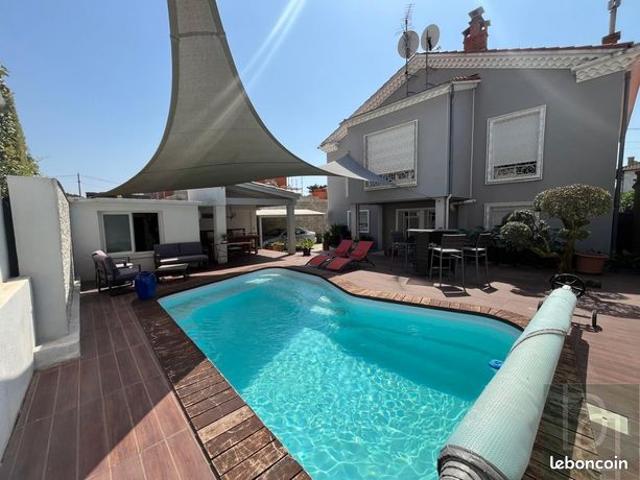 Maison 7 pièces 226 m²