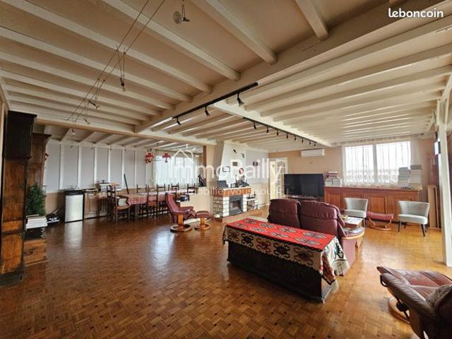Maison 7 pièces 226 m²
