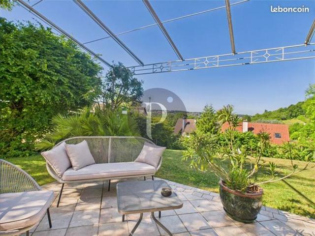Maison 7 pièces 226 m²