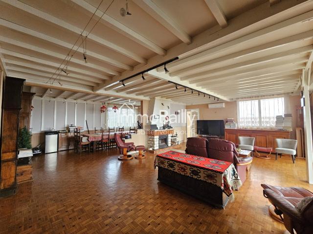 Maison 7 pièces 226 m²