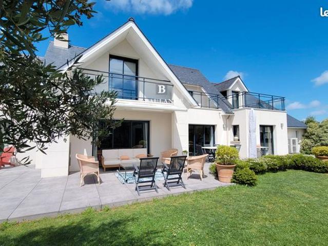Maison 7 pièces 226 m²
