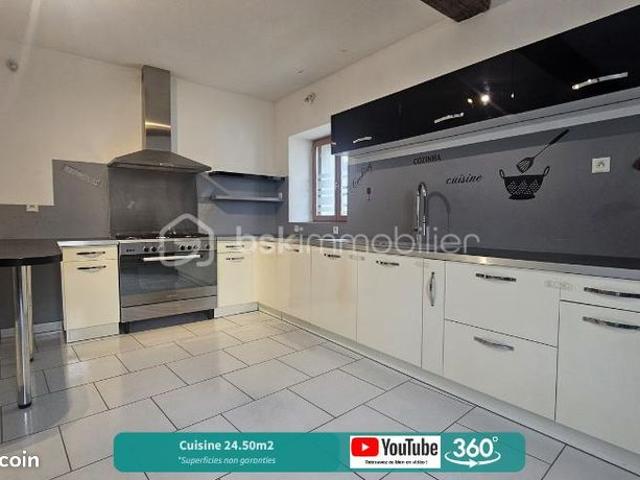 Maison 7 pièces 226 m²