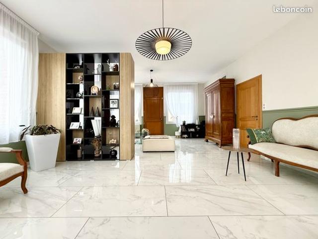 Maison 7 pièces 227 m²