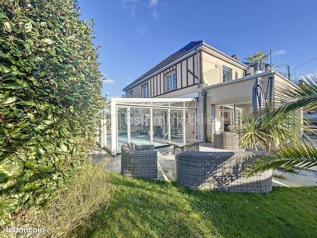 Maison 7 pièces 227 m²
