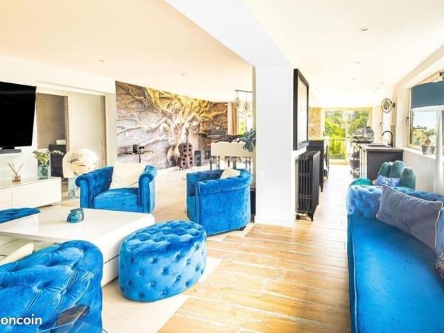 Maison 7 pièces 227 m²