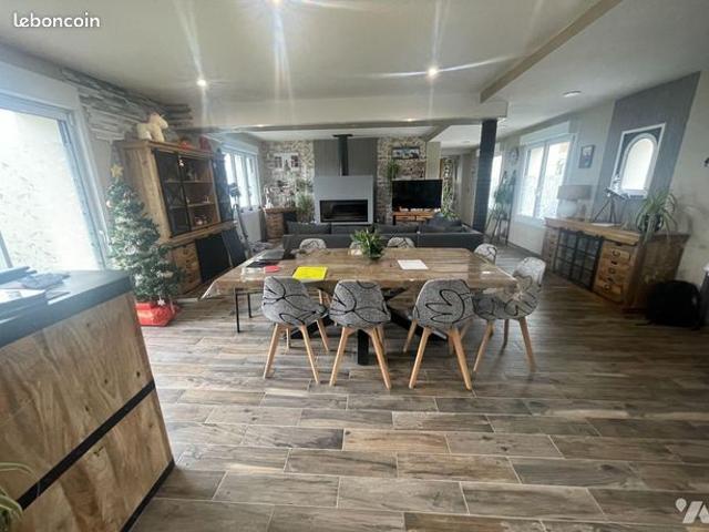 Maison 7 pièces 227 m²