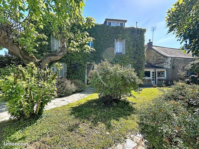 Maison 7 pièces 227 m²