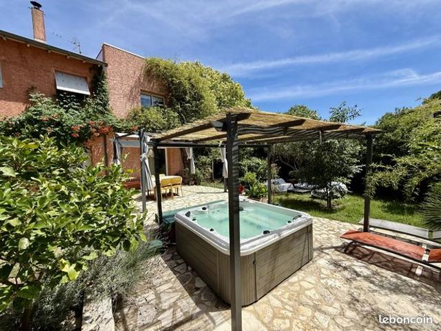 Maison 7 pièces 227 m²