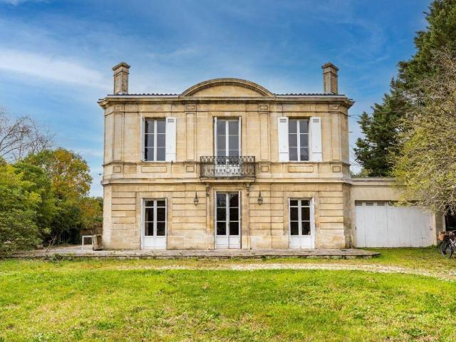 Maison 7 pièces 227 m²